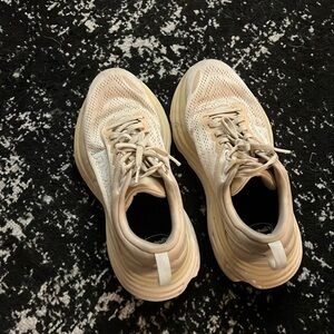 Hoka Bondi 8